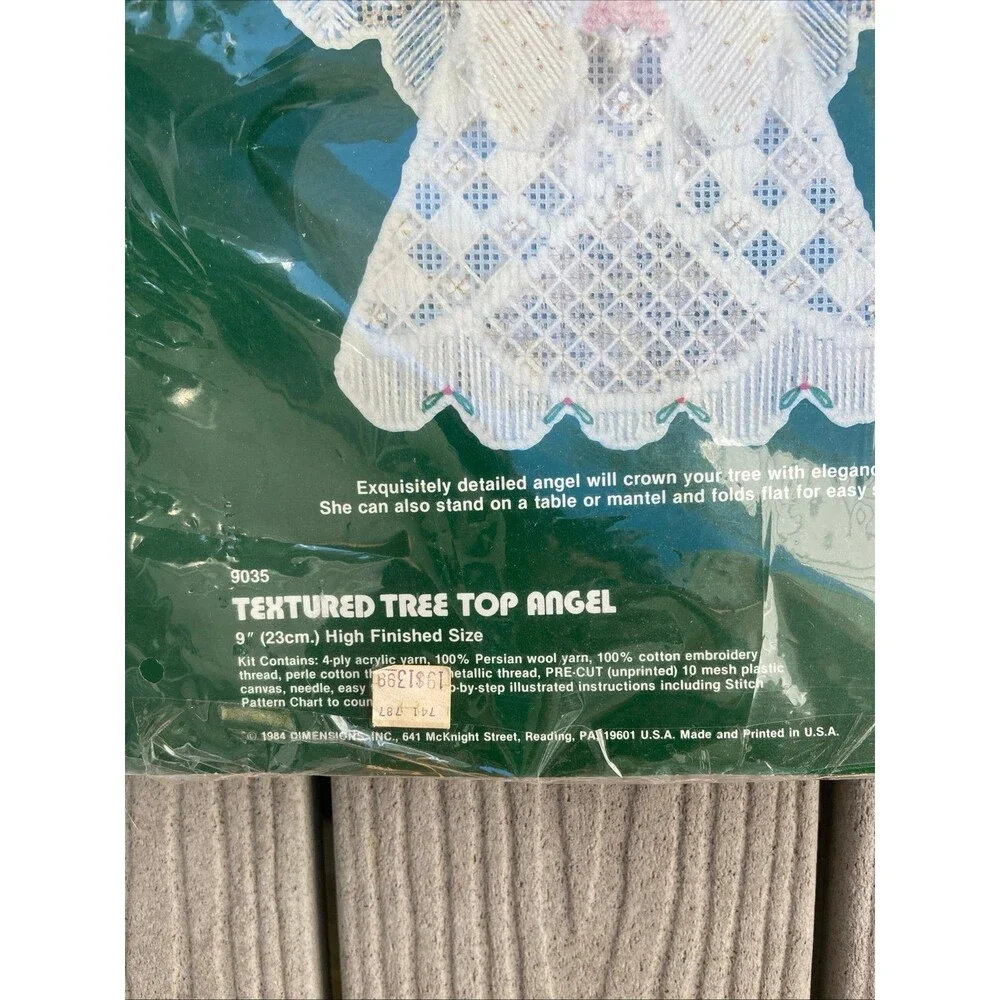 Dimensions Textured Tree Top 9” Angel Christmas Vintage 1994 Made in USA - Open